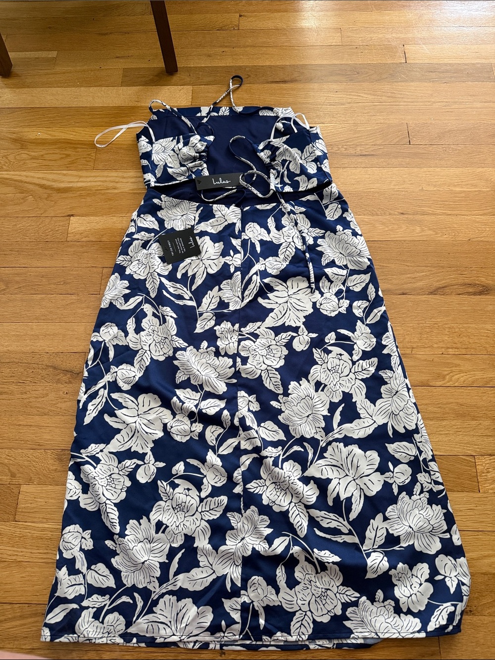 Lulu's Navy and White Floral Midi Dress - Picture 2 of 2